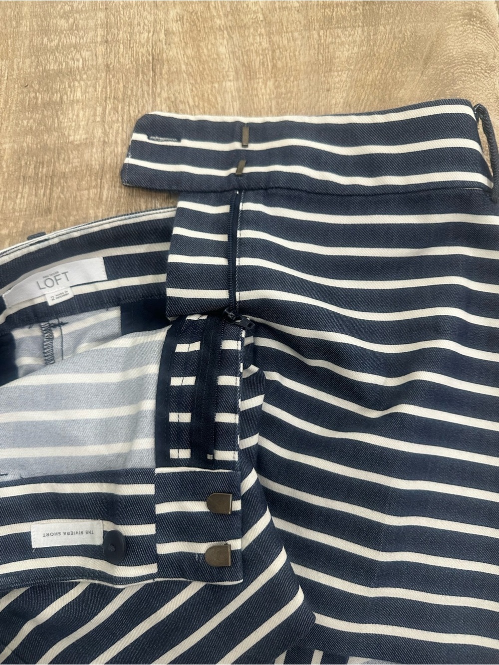 Ann Taylor LOFT Riviera Striped Shorts | Size 2 | Navy Resort Classic - Picture 15 of 16
